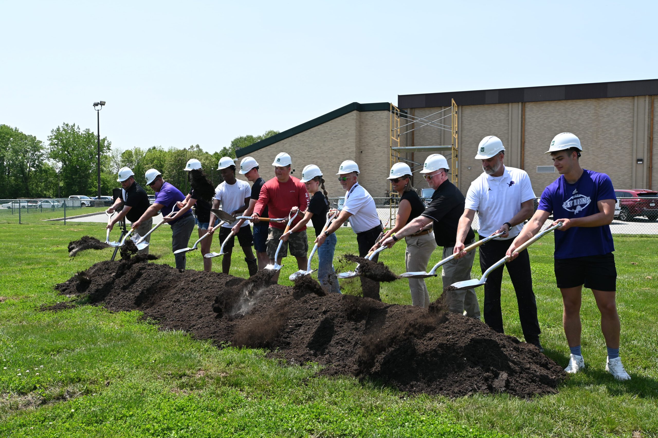 Leo Fieldhouse Groundbreaking | Weigand Construction Leo Students and Admin